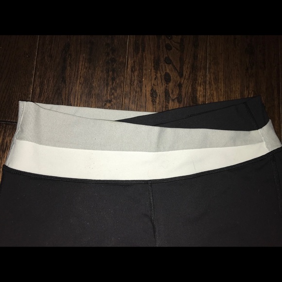 Lulu lemon pants - Picture 2 of 4